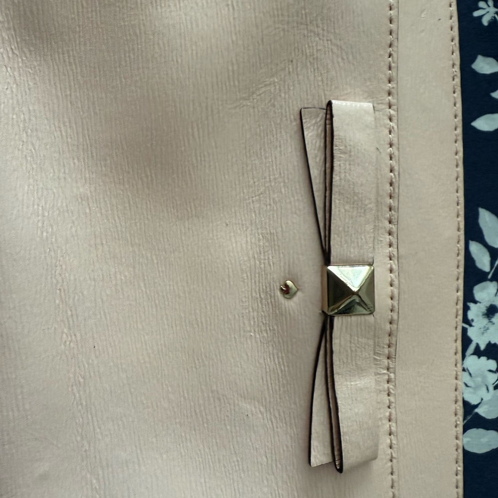 Kate Spade Blush Pink Crossbody Bag with 🎀 – - Picture 3 of 7